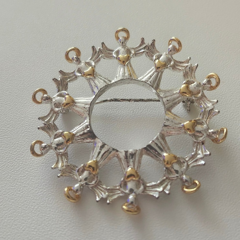 Vintage Avon Angel Wreath Brooch Silver Gold Tone Heart Circle Pin Mixed Metal